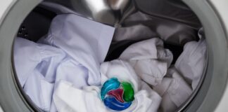 Kapsule za pranje veša većina ljudi koristi pogrešno: Učinite OVO brzo s njima da ne biste uništili svoju mašinu za pranje veša! Kapsule za pranje veša većina ljudi koristi pogrešno: Učinite OVO brzo s njima da ne biste uništili svoju mašinu za pranje veša! - featured image
