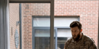 Proveo sam skoro godinu dana na službi i vratio se kući ranije nego što sam očekivao da iznenadim svoju ženu, ali zatekao sam je u našem krevetu sa neznancem: umesto da napravim scenu, uradio sam nešto što nisu očekivali 😱 Proveo sam skoro godinu dana na službi i vratio se kući ranije nego što sam očekivao da iznenadim svoju ženu, ali zatekao sam je u našem krevetu sa neznancem: umesto da napravim scenu, uradio sam nešto što nisu očekivali 😱 - featured image