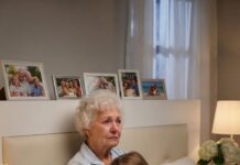 „Bako, moji mama i tata nisu otišli u Monterrey poslovno… otišli su vidjeti kako da uzmu tvoju kuću i tvoje sve” „Bako, moji mama i tata nisu otišli u Monterrey poslovno… otišli su vidjeti kako da uzmu tvoju kuću i tvoje sve” - featured image