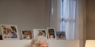 „Bako, moji mama i tata nisu otišli u Monterrey poslovno… otišli su vidjeti kako da uzmu tvoju kuću i tvoje sve” „Bako, moji mama i tata nisu otišli u Monterrey poslovno… otišli su vidjeti kako da uzmu tvoju kuću i tvoje sve” - featured image