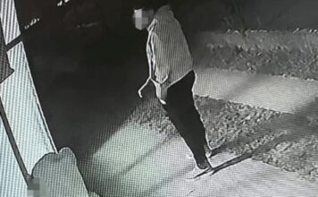 P0TRESN0! Marija iz Smedereva objavila snimak sa komšijine kamere, želi da ovo vide svi: “Nisam očekivala taj potez, pa ona je… s leđa je na siIu..” P0TRESN0! Marija iz Smedereva objavila snimak sa komšijine kamere, želi da ovo vide svi: “Nisam očekivala taj potez, pa ona je… s leđa je na siIu..” - featured image
