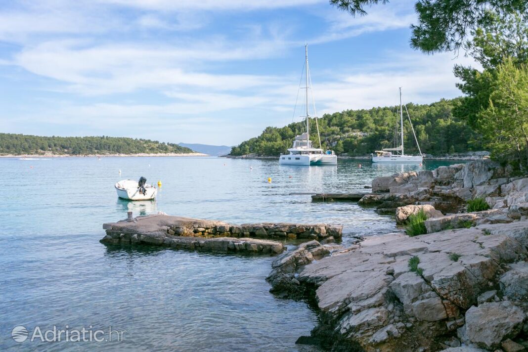 dalmatia-brac-smrceva-croatia-2-l.jpg