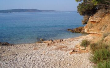 MARINA SKUPILA HRABROST I OTIŠLA NA NUDISTIČKU PLAŽU NA ADI: Nije ni sanjala da će tamo doživeti najveće poniženje IKADA MARINA SKUPILA HRABROST I OTIŠLA NA NUDISTIČKU PLAŽU NA ADI: Nije ni sanjala da će tamo doživeti najveće poniženje IKADA - featured image