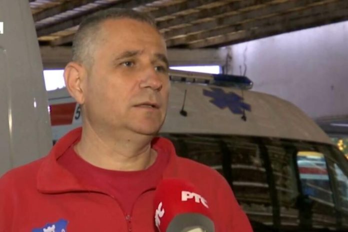 DR GORAN IZ HITNE OTKRIO ŠTA JEDINO SME DA SE JEDE PO VRUĆINAMA: “Ovo je spas za telo” UPOZORAVA I NA OVU OPASNOST - featured image DR GORAN IZ HITNE OTKRIO ŠTA JEDINO SME DA SE JEDE PO VRUĆINAMA: “Ovo je spas za telo” UPOZORAVA I NA OVU OPASNOST - featured image