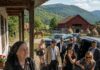 Kupila sam seosko imanje kako bih mirno provela mirovinu, ali moj je sin htio dovesti cijelu ekipu i rekao mi: „Ako ti ne odgovara, vrati se u grad.” Nisam rekla ništa. Ali kad su stigli, vidjeli su iznenađenje koje sam im pripremila. Kupila sam seosko imanje kako bih mirno provela mirovinu, ali moj je sin htio dovesti cijelu ekipu i rekao mi: „Ako ti ne odgovara, vrati se u grad.” Nisam rekla ništa. Ali kad su stigli, vidjeli su iznenađenje koje sam im pripremila. - featured image