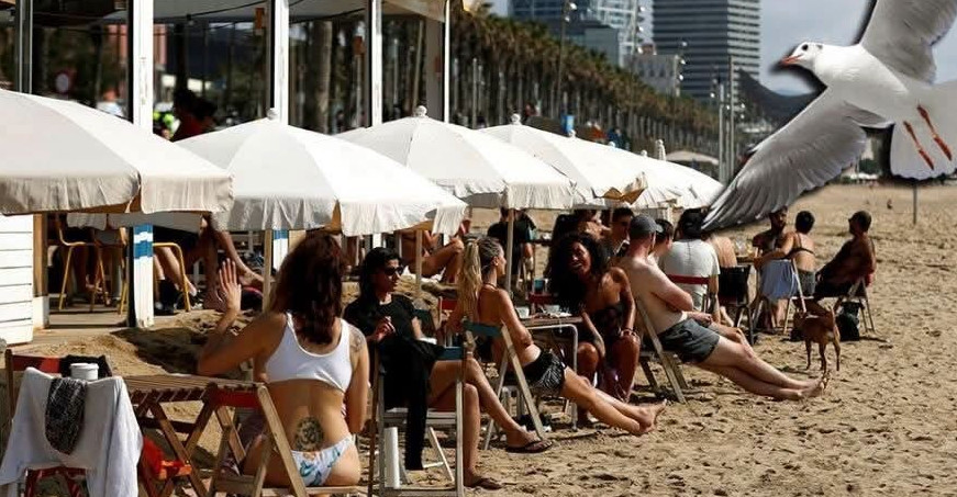 VLADAN JE NA PLAŽI U SUTOMORU UHVATIO ŽENU U PREVARI: “Zatekao sam ih kako se..” LJUDI SVE GLEDALI, pa mu je… - featured image VLADAN JE NA PLAŽI U SUTOMORU UHVATIO ŽENU U PREVARI: “Zatekao sam ih kako se..” LJUDI SVE GLEDALI, pa mu je… - featured image