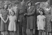 Slika sa srpske svadbe stara 100 godina otkriva istinu od koje nas hvata mučnina: Vidite li vi jeziv detalj? (FOTO) Slika sa srpske svadbe stara 100 godina otkriva istinu od koje nas hvata mučnina: Vidite li vi jeziv detalj? (FOTO) - featured image