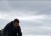 Ribar je pronašao promočeno malo dijete samo uz more — a onda je iza sebe začuo kako nešto valovi izbacuju na obalu Ribar je pronašao promočeno malo dijete samo uz more — a onda je iza sebe začuo kako nešto valovi izbacuju na obalu - featured image