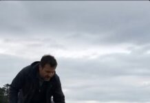 Ribar je pronašao promočeno malo dijete samo uz more — a onda je iza sebe začuo kako nešto valovi izbacuju na obalu Ribar je pronašao promočeno malo dijete samo uz more — a onda je iza sebe začuo kako nešto valovi izbacuju na obalu - featured image