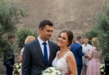 Samo nekoliko minuta prije nego što sam trebala izgovoriti „da“, moj zaručnik je nestao bez traga, a privatni detektiv otkrio je tajnu zbog koje sam poželjela da ga nikada nisam tražila Samo nekoliko minuta prije nego što sam trebala izgovoriti „da“, moj zaručnik je nestao bez traga, a privatni detektiv otkrio je tajnu zbog koje sam poželjela da ga nikada nisam tražila - featured image