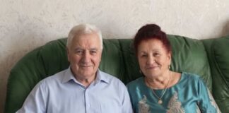 Moj otac je celog života uzimao celu platu moje majke. Jednog dana smo konačno saznali na šta je potrošio sav taj novac. Moj otac je celog života uzimao celu platu moje majke. Jednog dana smo konačno saznali na šta je potrošio sav taj novac. - featured image