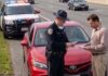 Policajac me je tokom rutinske kontrole izveo iz automobila i šapnuo: „Ne vraćajte se večeras kući“ Policajac me je tokom rutinske kontrole izveo iz automobila i šapnuo: „Ne vraćajte se večeras kući“ - featured image