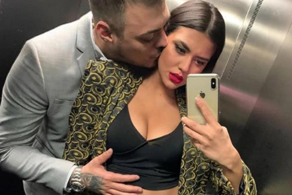 USRED PRIČA O RAZVODU, SLOBA VASIĆ ZAVRŠIO SA STARLETOM U ŠATORU! Zajednička fotografija napravila haos! Ostavio Jelenu i kćerkicu…. - featured image USRED PRIČA O RAZVODU, SLOBA VASIĆ ZAVRŠIO SA STARLETOM U ŠATORU! Zajednička fotografija napravila haos! Ostavio Jelenu i kćerkicu…. - featured image