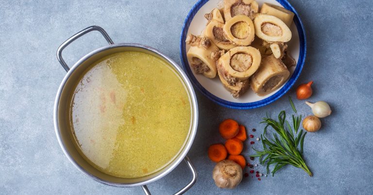Zaboravite skupe kreme! Napravite kolagen kod kuće – koža zategnuta, kosa sjajna, kosti čvrste! - featured image Zaboravite skupe kreme! Napravite kolagen kod kuće – koža zategnuta, kosa sjajna, kosti čvrste! - featured image