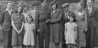 Slika sa srpske svadbe stara 100 godina otkriva istinu od koje nas hvata mučnina: Vidite li vi jeziv detalj? (FOTO) Slika sa srpske svadbe stara 100 godina otkriva istinu od koje nas hvata mučnina: Vidite li vi jeziv detalj? (FOTO) - featured image