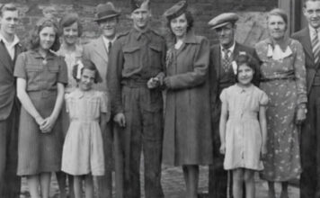 Slika sa srpske svadbe stara 100 godina otkriva istinu od koje nas hvata mučnina: Vidite li vi jeziv detalj? (FOTO) Slika sa srpske svadbe stara 100 godina otkriva istinu od koje nas hvata mučnina: Vidite li vi jeziv detalj? (FOTO) - featured image