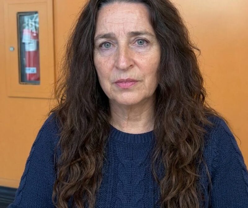 Nakon 35 godina braka, moj muž je odlučio da se razvede od mene zbog bolesti koja mi je otkrivena, ubeđen da sam ga prevarila. Međutim, tri dana kasnije, lekar nas je oboje pozvao u svoju ordinaciju, a kada je moj muž čuo njegovo objašnjenje, briznuo je u plač… - featured image Nakon 35 godina braka, moj muž je odlučio da se razvede od mene zbog bolesti koja mi je otkrivena, ubeđen da sam ga prevarila. Međutim, tri dana kasnije, lekar nas je oboje pozvao u svoju ordinaciju, a kada je moj muž čuo njegovo objašnjenje, briznuo je u plač… - featured image