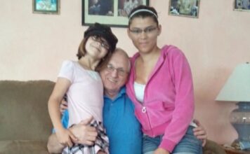 Vratila sam se kući dva sata ranije i zatekla svoje dvije kćeri zaključane u kupaonici s njihovim očuhom. A onda sam čula kako moja najmlađa kaže: „Mike, požuri prije nego što se mama vrati…“ Vratila sam se kući dva sata ranije i zatekla svoje dvije kćeri zaključane u kupaonici s njihovim očuhom. A onda sam čula kako moja najmlađa kaže: „Mike, požuri prije nego što se mama vrati…“ - featured image