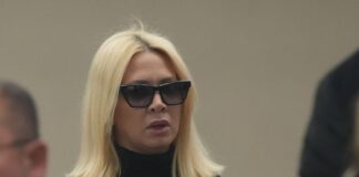 NEVIĐENI SKANDAL!!!SUPRUGA OŽENJENOG ih uhvatila kod MILICE u stanu i razvalila vrata nakon čega je FIZIČKI nasrnula na nju!!!(VIDEO) NEVIĐENI SKANDAL!!!SUPRUGA OŽENJENOG ih uhvatila kod MILICE u stanu i razvalila vrata nakon čega je FIZIČKI nasrnula na nju!!!(VIDEO) - featured image