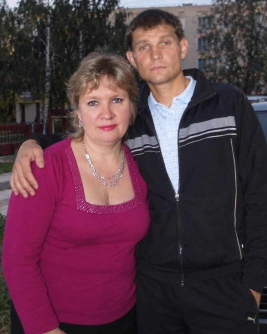 😱💔 S 56 godina ostavila sam supruga nakon 30 godina braka zbog mlađeg muškarca. Ali kada sam upoznala Danielove roditelje, otkrila sam obiteljsku tajnu koja je uništila sve što sam mislila da znam o vlastitom životu… 😨💔 - featured image