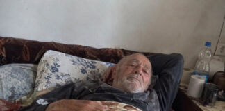 Pronašli smo mog 71-godišnjeg oca zarobljenog sa svojim izgladnjelim svinjama u 4:30 ujutro — a vrata su bila zaključana izvana… Pronašli smo mog 71-godišnjeg oca zarobljenog sa svojim izgladnjelim svinjama u 4:30 ujutro — a vrata su bila zaključana izvana… - featured image