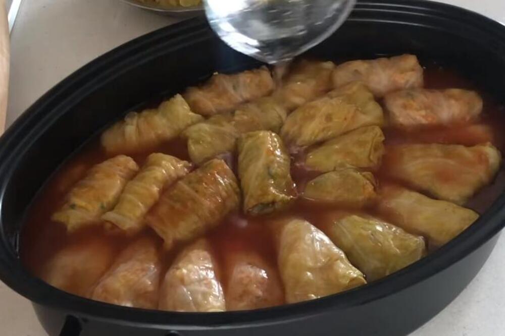 NAJBOLJA SRPSKA SARMA KOJA TERA VODU NA USTA: Domaćice ovaj recept čuvaju kao TAJNU – ukus fantazija za sva čula - featured image NAJBOLJA SRPSKA SARMA KOJA TERA VODU NA USTA: Domaćice ovaj recept čuvaju kao TAJNU – ukus fantazija za sva čula - featured image