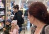 😱💔 U supermarketu sam vidjela dva dječaka koji su izgledali potpuno isto kao moj sin. Pet minuta kasnije otkrila sam tajnu koja je uništila moju obitelj. 😱💔 U supermarketu sam vidjela dva dječaka koji su izgledali potpuno isto kao moj sin. Pet minuta kasnije otkrila sam tajnu koja je uništila moju obitelj. - featured image